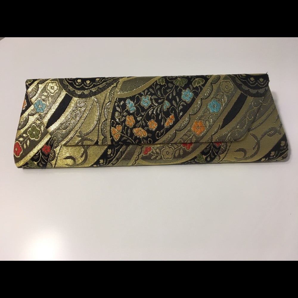 Indeed Colored Hand Clutch